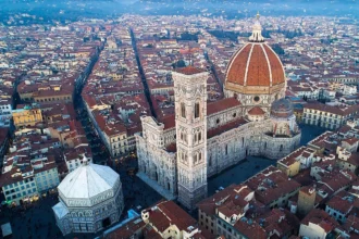 Aerial view of the Santa Maria del Fiore Cathedral in Florence, Giotto's Bell Tower, Brunelleschi's Dome and the Baptistery of San Giovanni.